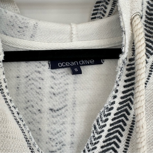 Ocean Drive Baja Beach Hoodie Striped Sweater V-Neck Long Sleeve Size Small - Picture 5 of 5